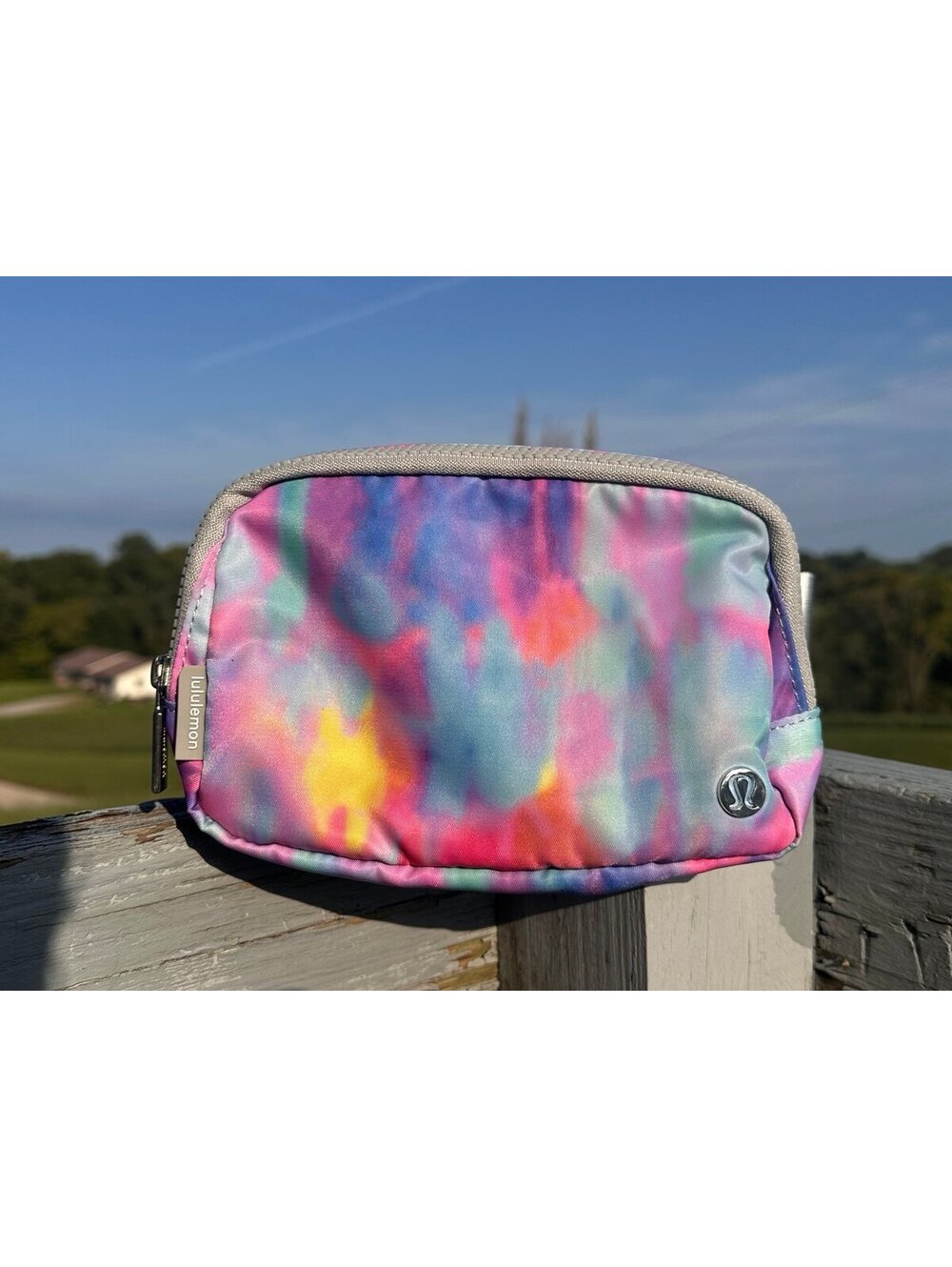 Lululemon Everywhere belt bag